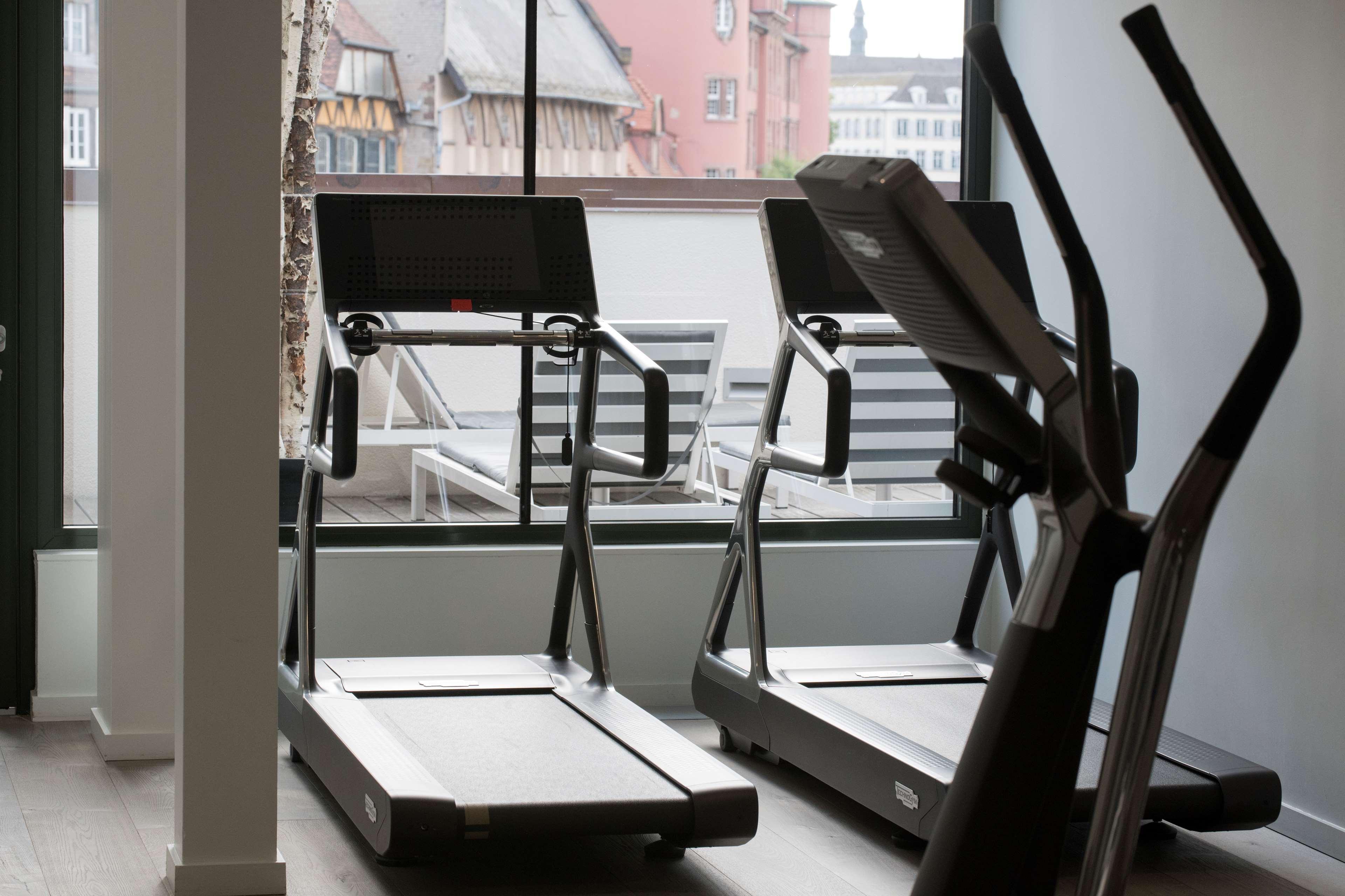 Hotel & Spa Regent Petite France Страсбург Экстерьер фото Two treadmills