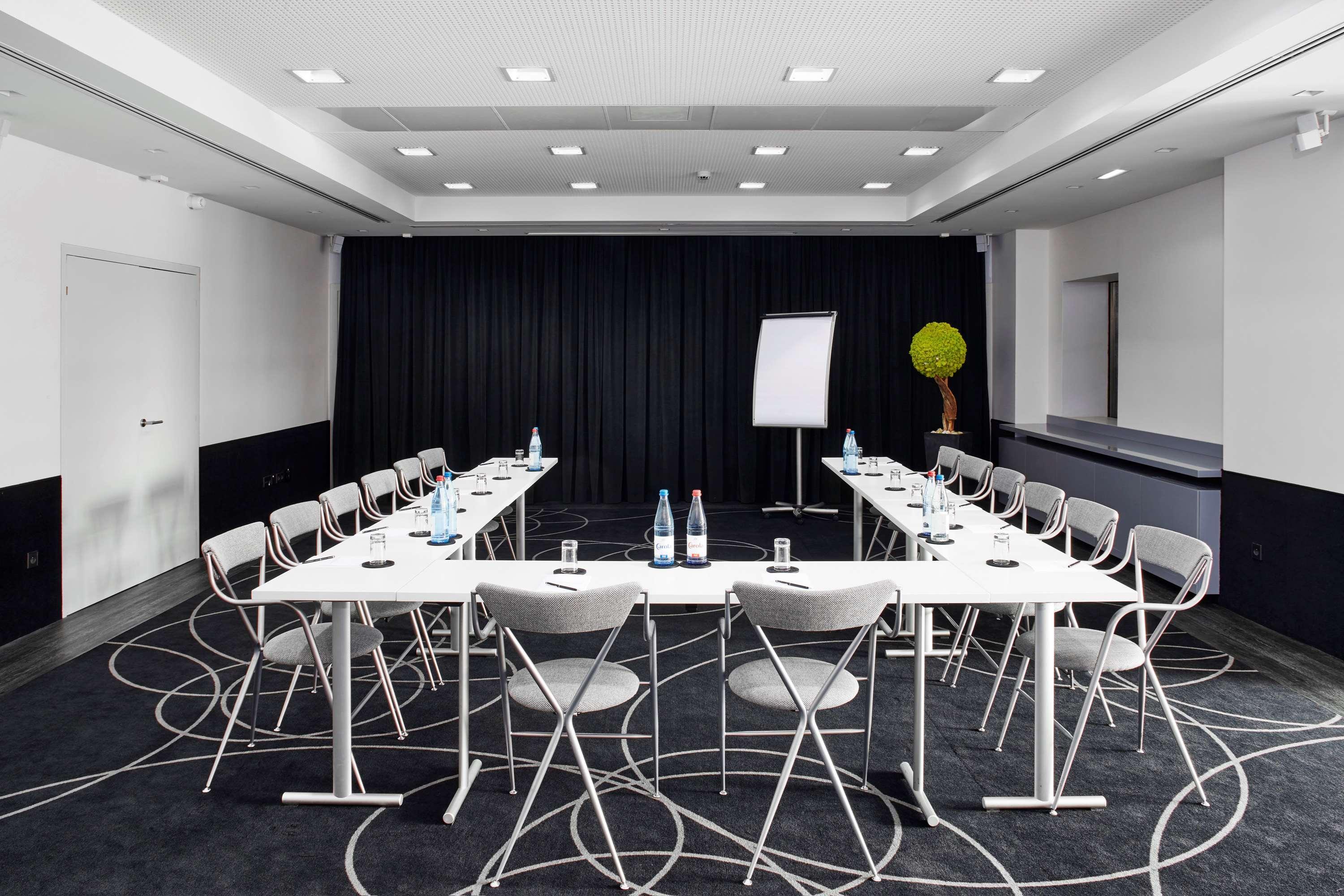 Hotel & Spa Regent Petite France Страсбург Экстерьер фото Meeting room