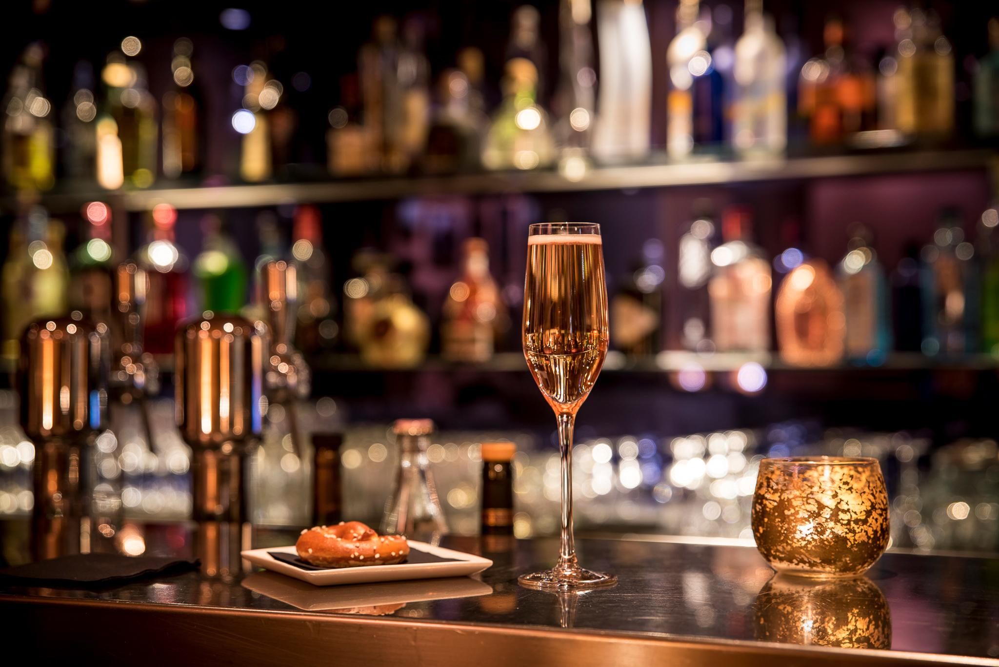 Hotel & Spa Regent Petite France Страсбург Экстерьер фото The bar at the Ritz-Carlton, Tysons