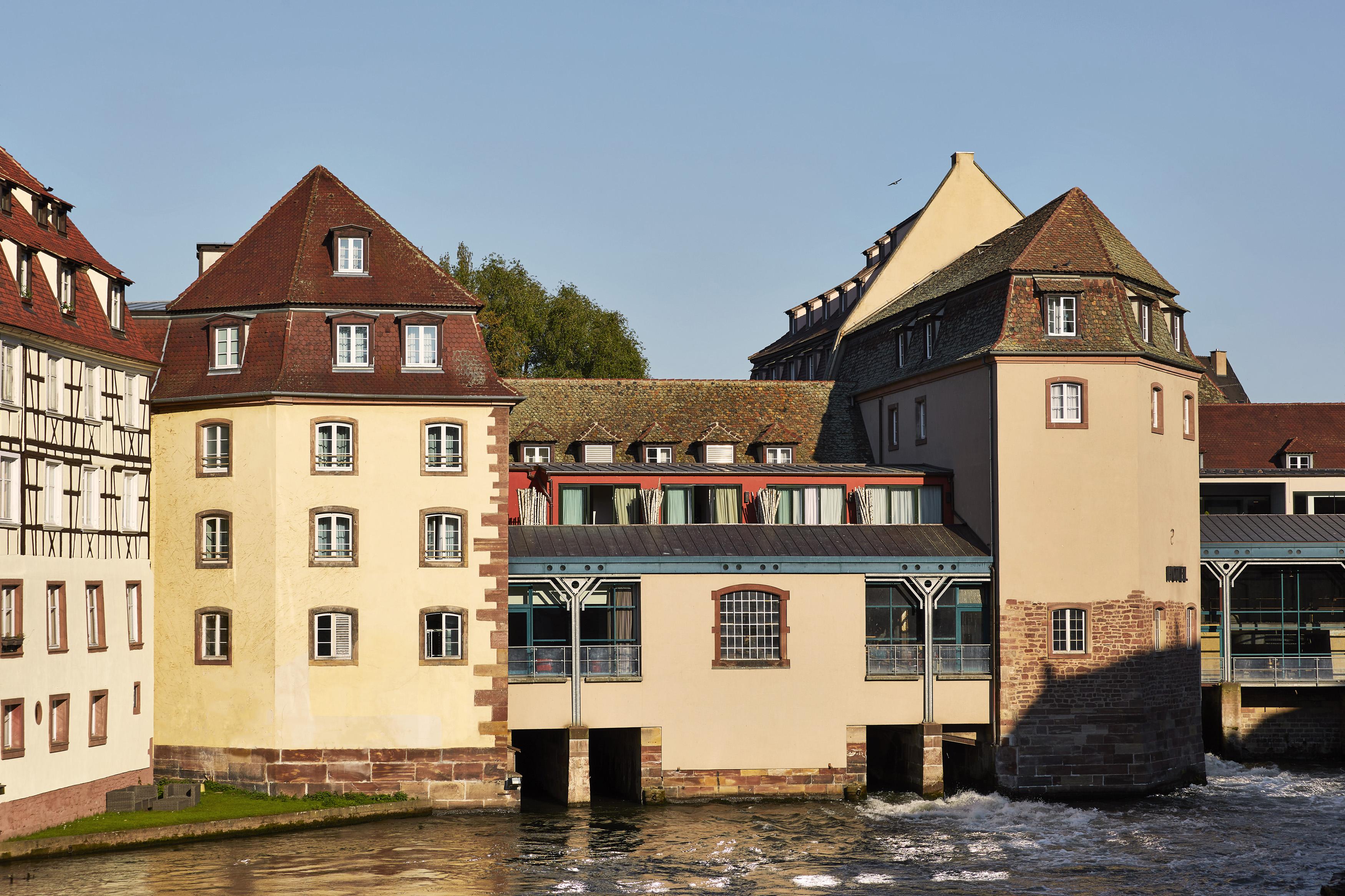 Hotel & Spa Regent Petite France Страсбург Экстерьер фото The old town of Miltenberg